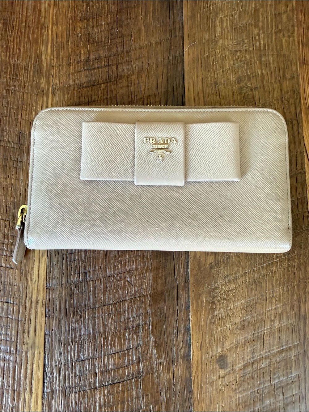 Prada Bow Zip Around Wallet - Ivory